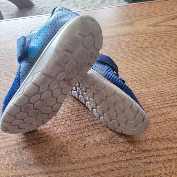 Boys Nike Sneakers 9c - Picture 3 of 3